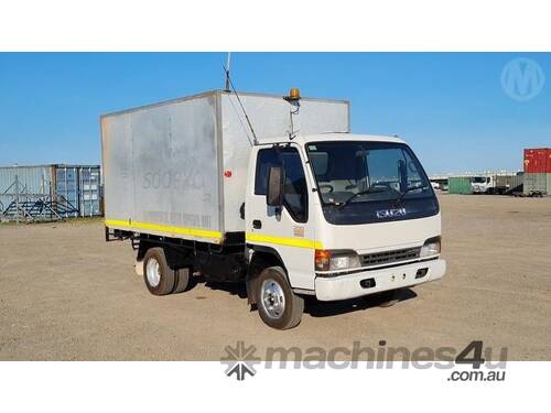 Isuzu NPR 200