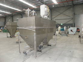 Stainless Steel Vacuum Storage Hopper. - picture0' - Click to enlarge