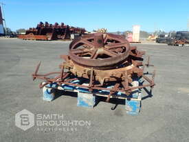 PALLET COMPRISING OF ASSORTED VINTAGE WHEELS & HARROWS - picture2' - Click to enlarge