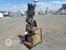 PARKER PARKRIMP 2 HYDRAULIC CRIMPER & BOX OF DIES & SLINGS - picture0' - Click to enlarge