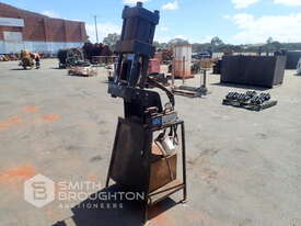 PARKER PARKRIMP 2 HYDRAULIC CRIMPER & BOX OF DIES & SLINGS - picture0' - Click to enlarge