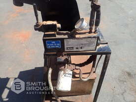 PARKER PARKRIMP 2 HYDRAULIC CRIMPER & BOX OF DIES & SLINGS - picture2' - Click to enlarge