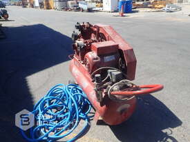 MCMILLAN MC15 240V AIR COMPRESSOR & HOSE - picture1' - Click to enlarge