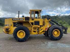Volvo L120 - picture0' - Click to enlarge