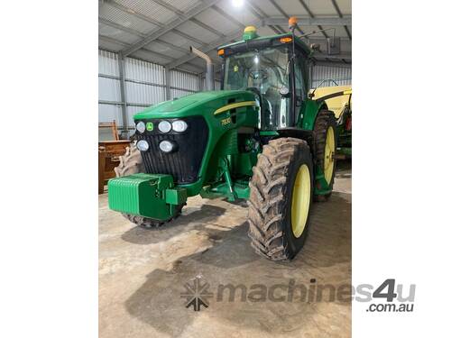 John Deere 7830