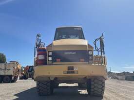 2006 CATERPILLAR 740 DUMP TRUCK - picture2' - Click to enlarge