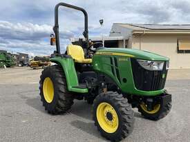 John Deere 3038E - picture0' - Click to enlarge