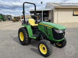 John Deere 3038E - picture0' - Click to enlarge