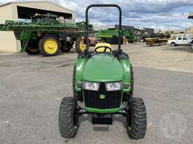 John Deere 3038E - picture1' - Click to enlarge