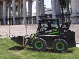 Electric Skid Steer Loader - First Green ELISE 900 - picture1' - Click to enlarge