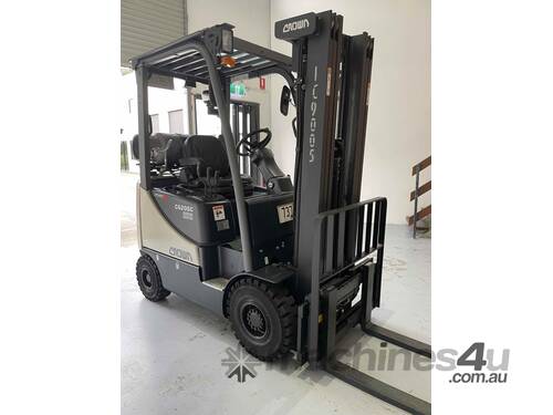 Forklift 2 tonne, Gas