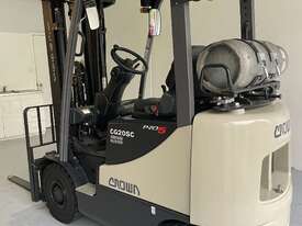 Forklift 2 tonne, Gas - picture0' - Click to enlarge