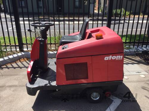 RCM Atom Plus Ride On Sweeper