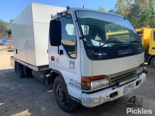 2002 Isuzu NPR 400