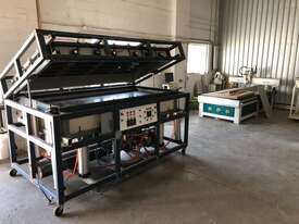 Vacuum Thermo Forming Machine Press - picture0' - Click to enlarge