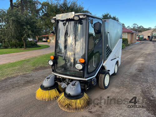 Tennant 636HS  Sweeper Sweeping/Cleaning