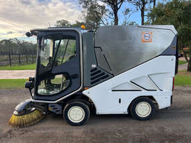 Tennant 636HS  Sweeper Sweeping/Cleaning - picture0' - Click to enlarge