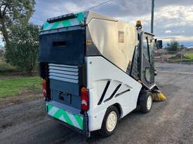 Tennant 636HS  Sweeper Sweeping/Cleaning - picture2' - Click to enlarge