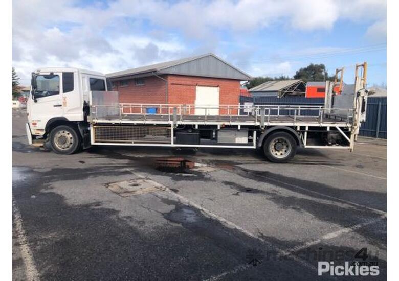 Buy Used nissan ud PK17 280 CONDOR Tray Truck in , - Listed on Machines4u