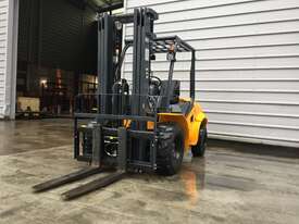 UN 4WD Rough Terrain Diesel Forklift 3.5T: Forklifts Australia - the Industry Leader! - picture0' - Click to enlarge