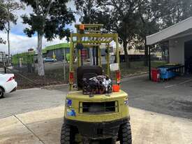 Mitsubishi FG25 2 Tonne Forklift - picture1' - Click to enlarge