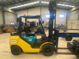 KOMATSU FORKLIFT - FG30 - 3 tonne capacity - picture2' - Click to enlarge