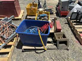 Assorted Pallet of Fittings and Grease Guns - picture1' - Click to enlarge