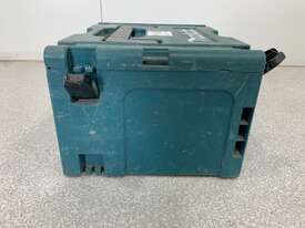 Makita DHS680 Circular Saw and Box - picture0' - Click to enlarge