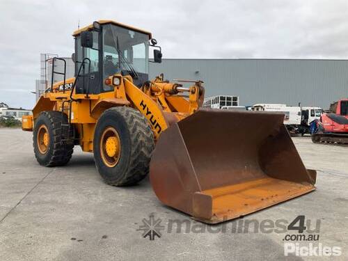 2006 Hyundai HL757-7 Articulated Wheeled Loader