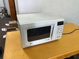 LG Microwave - picture0' - Click to enlarge