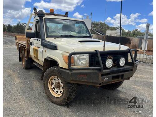 2011 TOYOTA LANDCRUISER SINGLE CAB UTILITY 