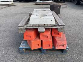 Temporary Fence Anchoring Blocks - Unreserved - picture0' - Click to enlarge