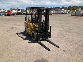 Mitsubishi 3 Stage Forklift Truck - picture0' - Click to enlarge