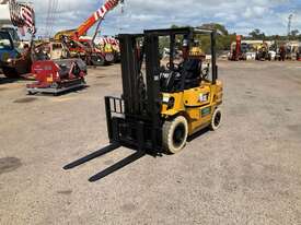 Mitsubishi 3 Stage Forklift Truck - picture1' - Click to enlarge