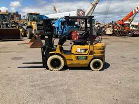 Mitsubishi 3 Stage Forklift Truck - picture2' - Click to enlarge