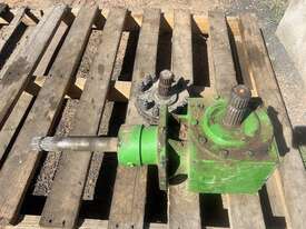 Hadbro Angle Drive Gear Box for Chaser Bin (Green) - picture0' - Click to enlarge