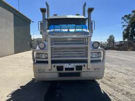 2016 Mack Superliner CLXT 6x4 Prime Mover - picture2' - Click to enlarge