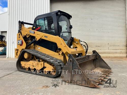 caption CAT 259D3LRC Compact Track Loader