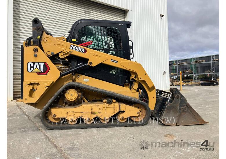 caption CAT 259D3LRC Compact Track Loader