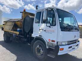 2002 Nissan UD PKC310 Flocon Truck - picture0' - Click to enlarge