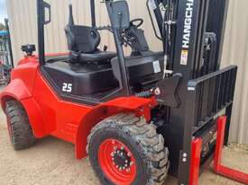 HANGCHA 2.5T Diesel All Terrain Forklift - picture0' - Click to enlarge