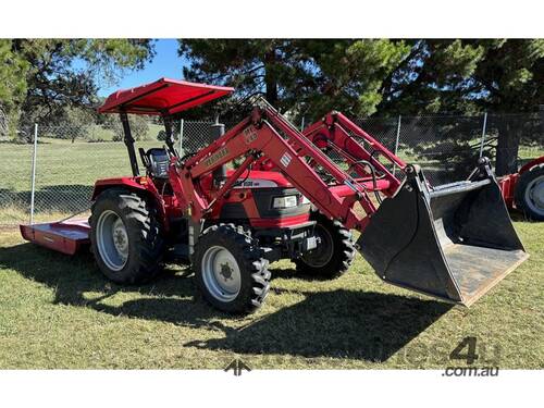 MAHINDRA 4530 4WD TRACTOR WITH ATTACHMENTS 