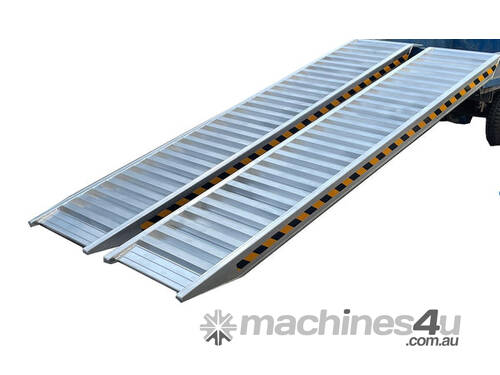 caption 8-Tonne 3.5m x 620mm Aluminium Loading Ramps