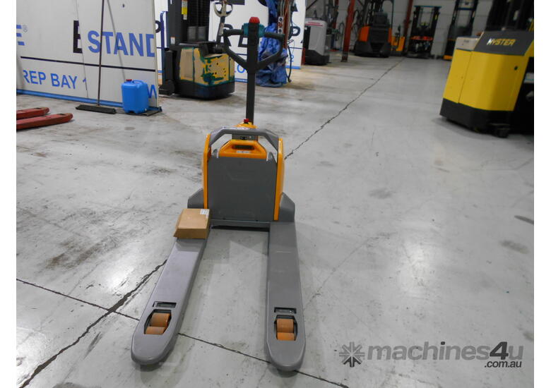 caption FORKPAC - JUNGHEINRICH AME15 PEDESTRIAN PALLET MOVER - Hire