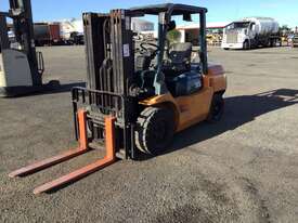 1999 Toyota 02-7FG35 Forklift - picture1' - Click to enlarge