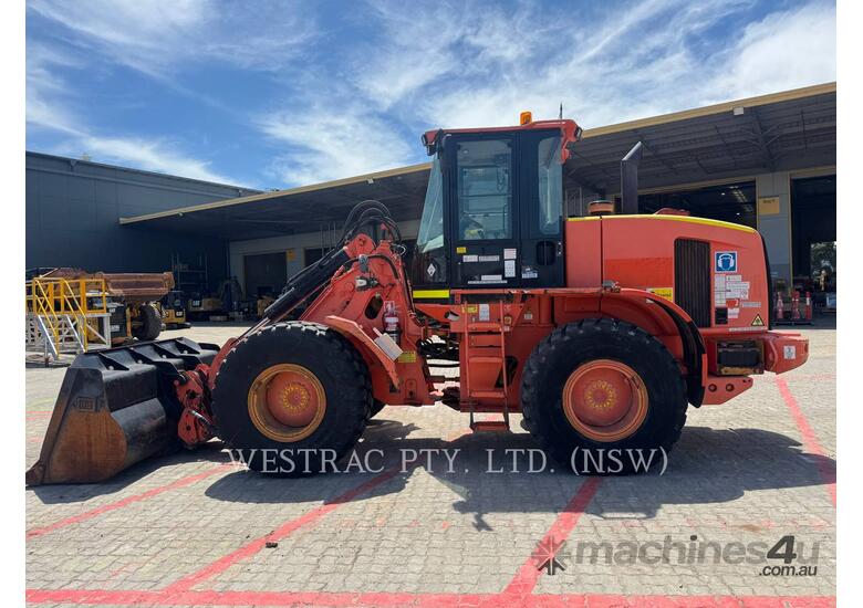 caption CAT 930H Wheel Loaders integrated Toolcarriers
