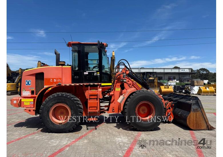 caption CAT 930H Wheel Loaders integrated Toolcarriers