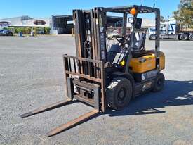 2014 Victory VF25D Forklift (Counterbalanced) - picture1' - Click to enlarge