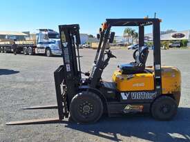 2014 Victory VF25D Forklift (Counterbalanced) - picture2' - Click to enlarge