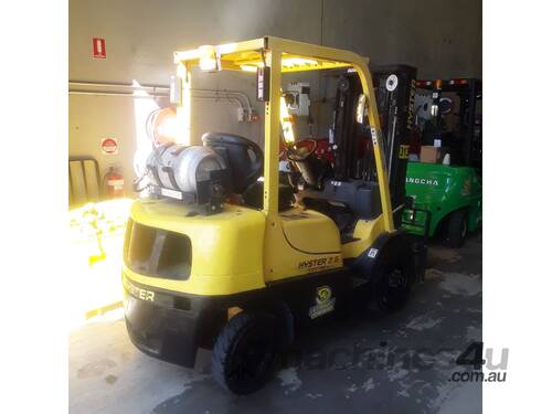LIFT EQUIPT - 2.5T Hyster LPG - CONTAINER MAST